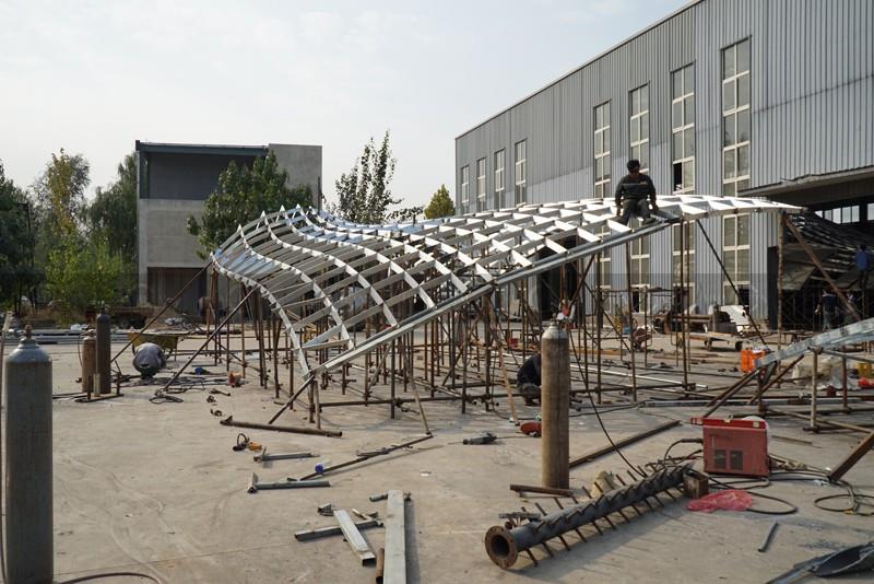 Fabrication-progress-stainless-steel-sculpture-monumental-artwork