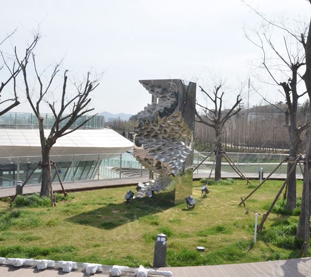 stainless steel garden sculpture 06